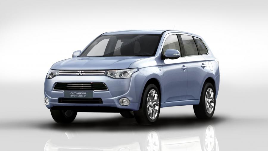  Mitsubishi Outlander PHEV 2012 года  (фото 1 из 48)